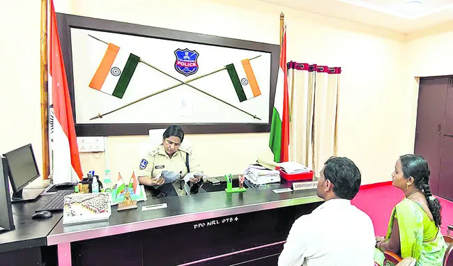 అర్జీదారుల సమస్యలు పరిష్కరించాలి
