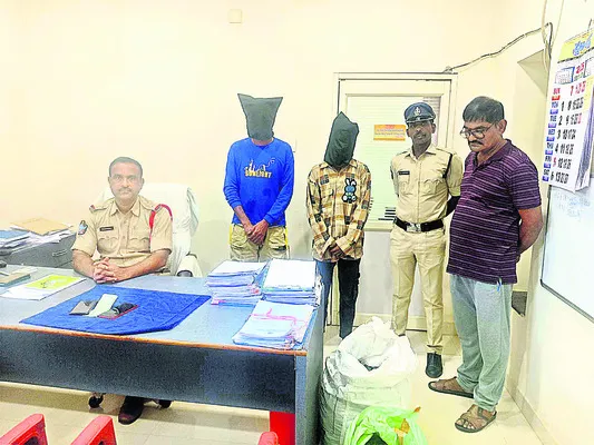 25 కేజీల గంజాయితో ఇద్దరు అరెస్టు 