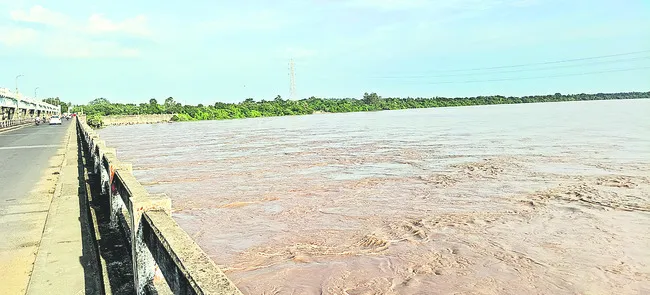 నిలకడగా గోదారి