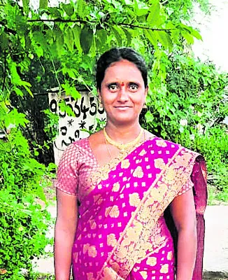 పండుగకు స్వగ్రామానికి వస్తూ మృత్యుఒడికి..