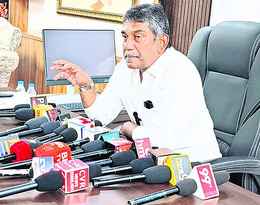 తప్పుడు కేసులతో శునకానందం పొందుతున్నారు!