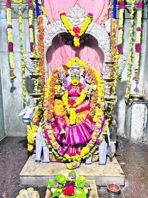 మహా దుర్గ అలంకరణలో భ్రమరాంబిక