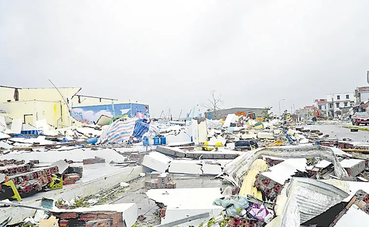 Typhoon Bualoi wreaks havoc in Vietnam