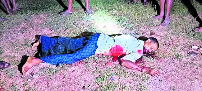 తొగలగల్లులో వ్యక్తి దారుణహత్య