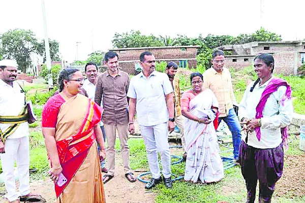 నిర్మాణాలు వేగిరం చేయాలి