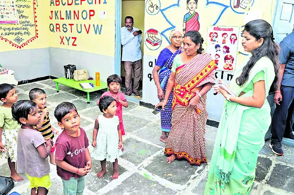 నిర్మాణ పనులు త్వరగా పూర్తి చేయండి