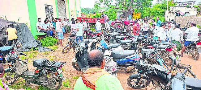 తప్పని యూరియా తిప్పలు