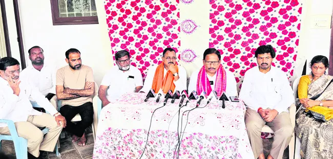 జగదీశ్వర్రెడ్డి ఆదర్శప్రాయుడు