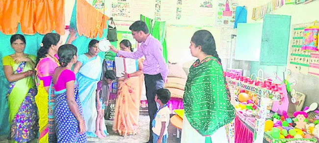 అంగన్వాడీ కేంద్రం పరిశీలన