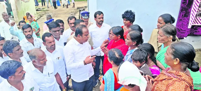 వరద బాధితులను ఆదుకుంటాం