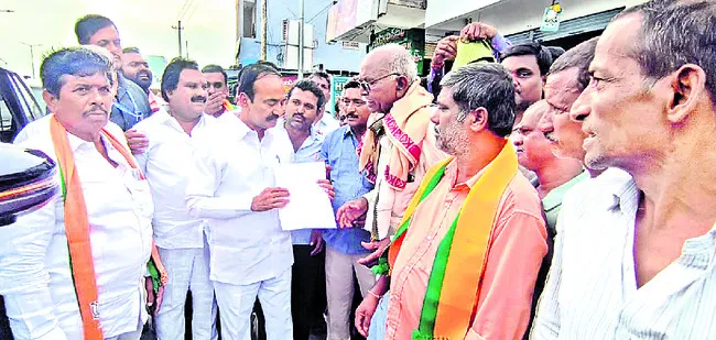నిర్వాసితుల సమస్యల పరిష్కారానికి కృషి