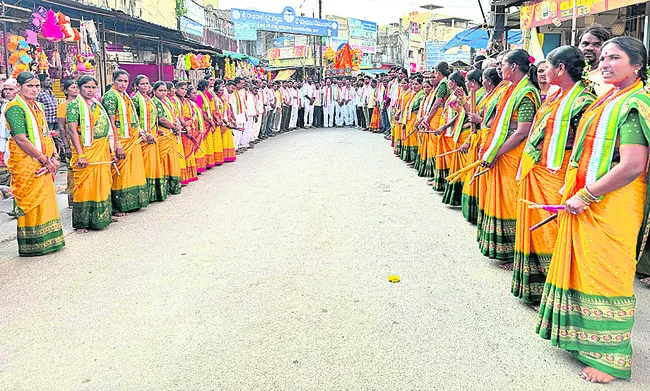 ఆధ్యాత్మికం.. అంగరంగ వైభవం