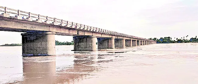 శాంతించిన కృష్ణమ్మ