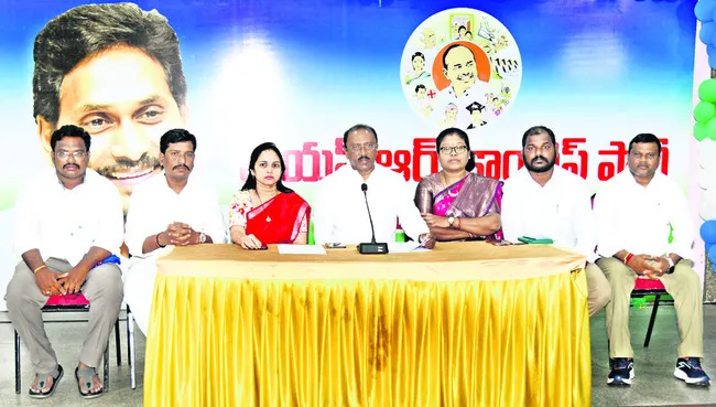 సుగాలి ప్రీతి కేసుపై హైలెవల్ కమిటీ వేయాలి