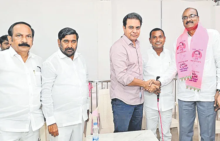 Congress leaders join BRS