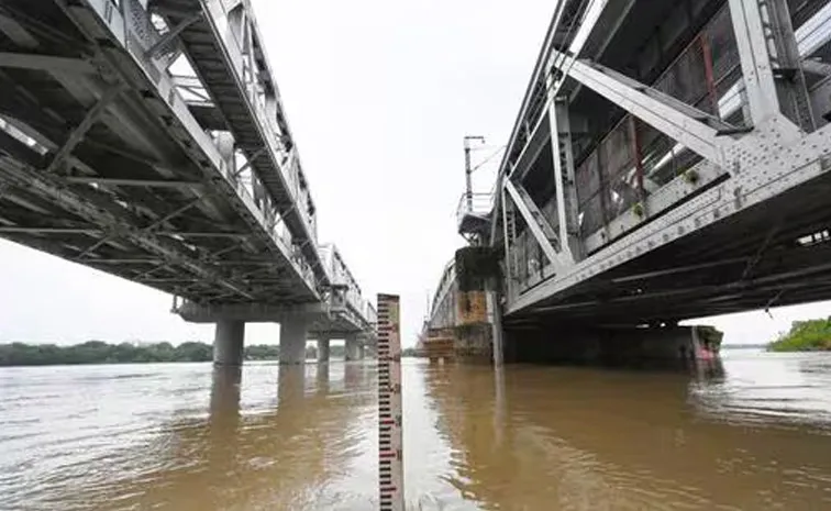 Yamuna at 3rd highest level in 63 years
