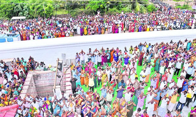 ఘనంగా