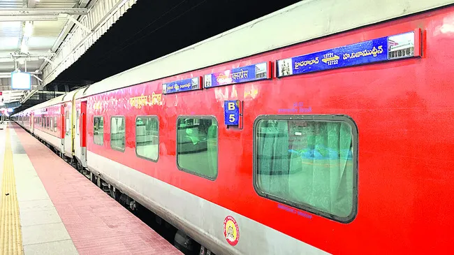 ఎత్తివేసిన రైళ్లకు హాల్టింగ్‌ పునరుద్ధరణ