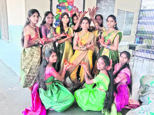 ఉత్సాహంగా కళాఉత్సవ్‌ పోటీలు 