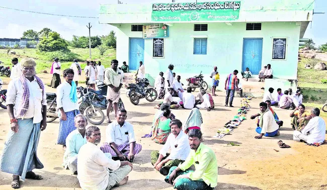 తప్పని యూరియా తిప్పలు 
