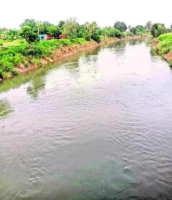 అసాంఘిక కార్యకలాపాలకు పాల్పడితే కఠిన చర్యలు