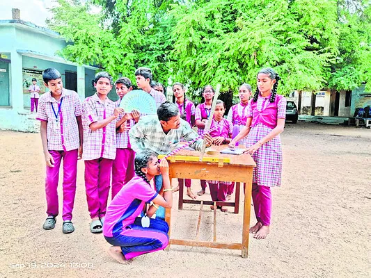 సులభ గణితం.. ఆ సార్ స్పెషాలిటీ