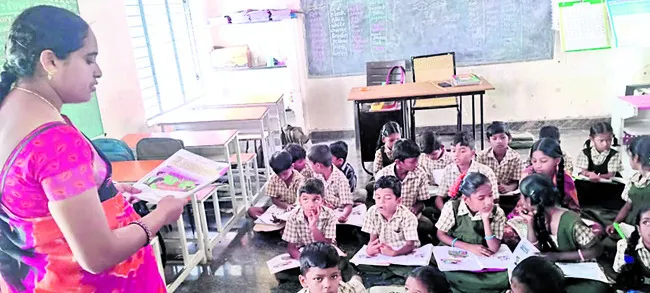ప్రభుత్వ బడిలో చేరేలా... 