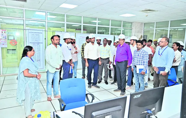 దిగువ జూరాలలో సోలార్‌ కేంద్రం 