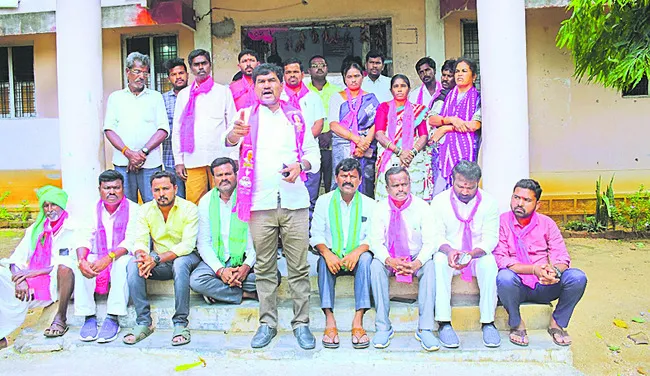 కర్షకుల యూరియా కష్టాలు తీర్చాలి