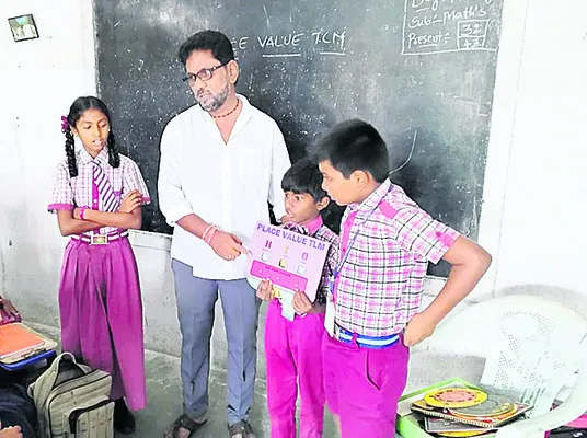 వినూత్న రీతిలో విద్యాబోధన
