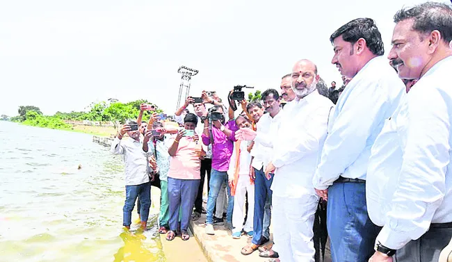 భక్తిశ్రద్ధలతో శోభాయాత్ర