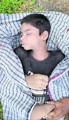 కాలువలో పడి బాలుడి మృతి