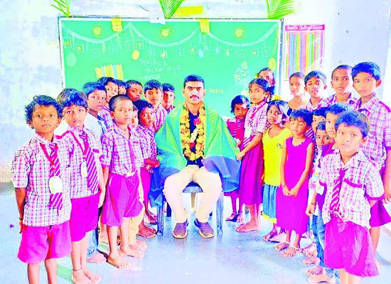 తల్లిదండ్రులను ఒప్పించి.. విద్యార్థుల సంఖ్య పెంచి