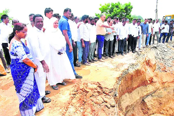 యుద్ధప్రాతిపదికన మరమ్మతు చేయాలి