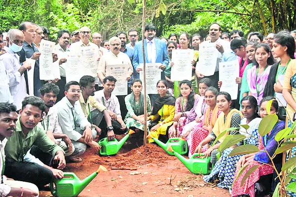 ప్రతి నెలా మూడో శనివారం ప్రవేశం