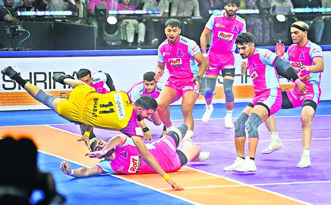 టైటాన్స్కు తొలి విజయం