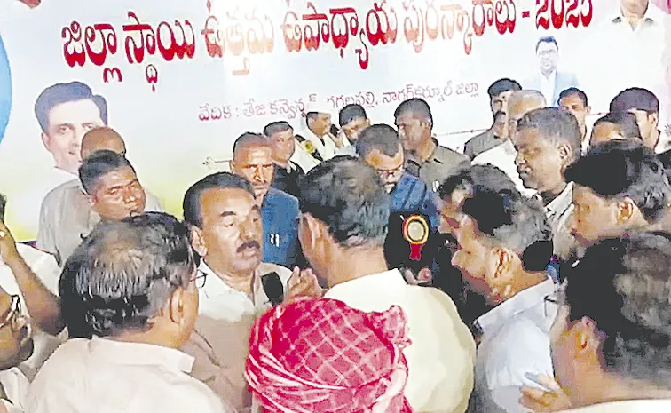 Jupalli Krishna Rao fires on government teachers: Telangana