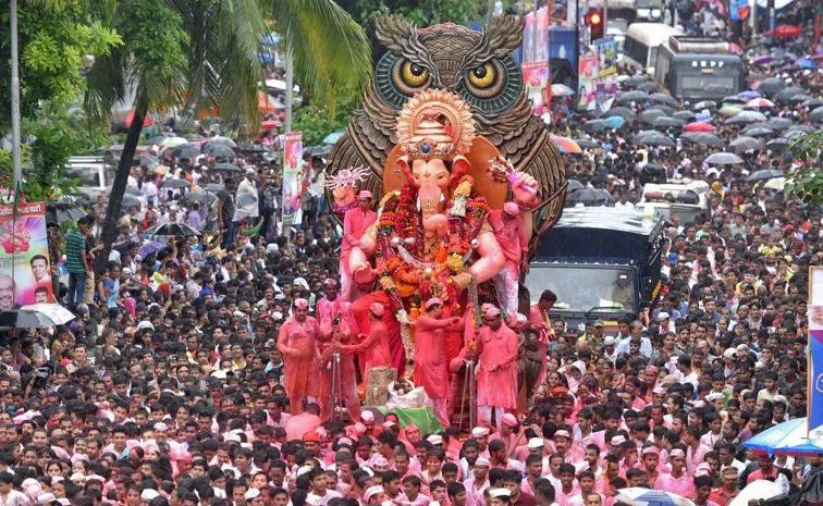 34 వాహనాల్లో మానవ బాంబులు!.. ముంబైలో హైఅలర్ట్‌