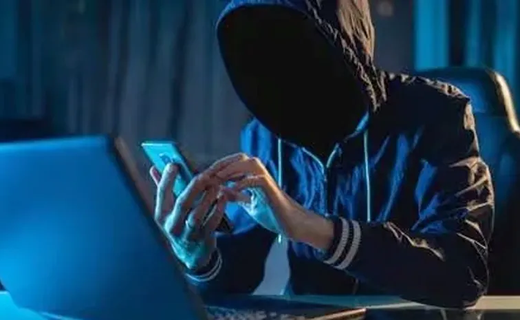 Cyber Crime In Nizamabad Steals RS 10 Lakhs