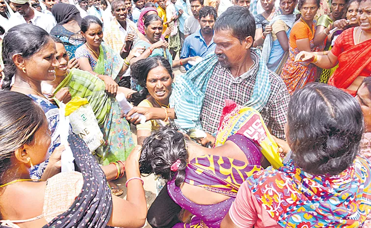Mahabubabad turns tense with farmers agitation for urea