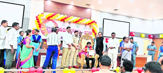 బోధనలో ఒరవడి సృష్టిస్తున్న ఖాసీంవలి 