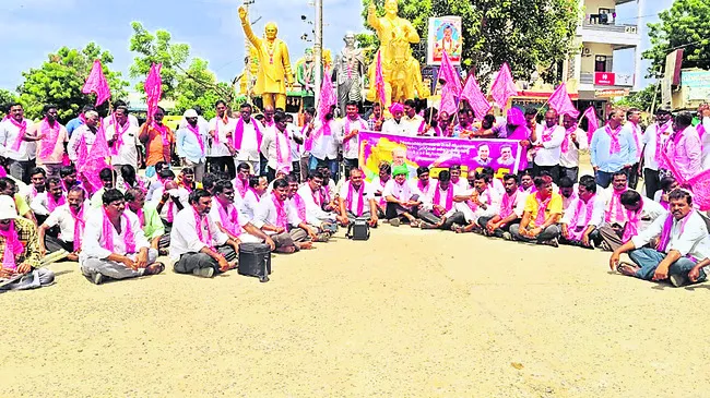 యూరియా ఇబ్బందులు తీర్చాలి