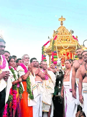 తిరుచెందూర్ ఆలయానికి స్వర్ణ రథం