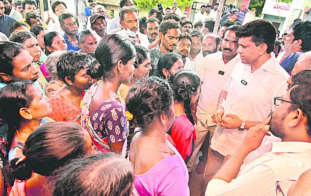 తురకపాలెంలో వరుస మరణాలపై పరిశీలన