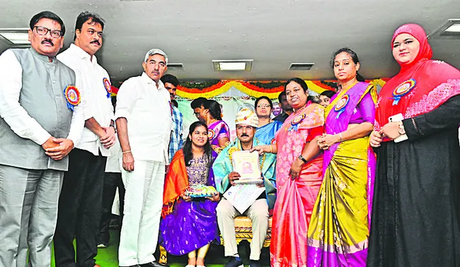 గురువుల స్థానం మహోన్నతం 