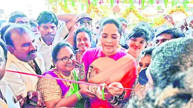 మదనపల్లెలో రంగమ్మత్త సందడి