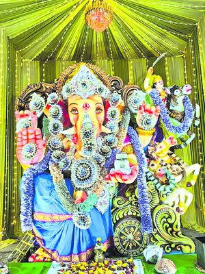 శోభిల్లిన ధన గణపతి 