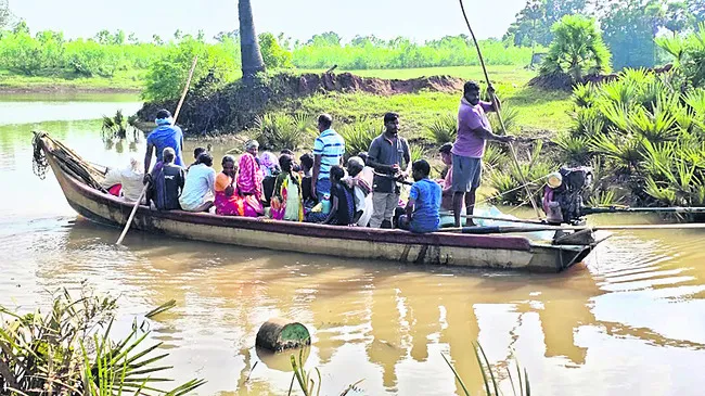 గండం గట్టెక్కినా.. వెన్నంటే వెతలు 