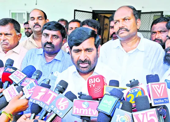 యూరియా పంపిణీలో కాంగ్రెస్ ప్రభుత్వం విఫలం