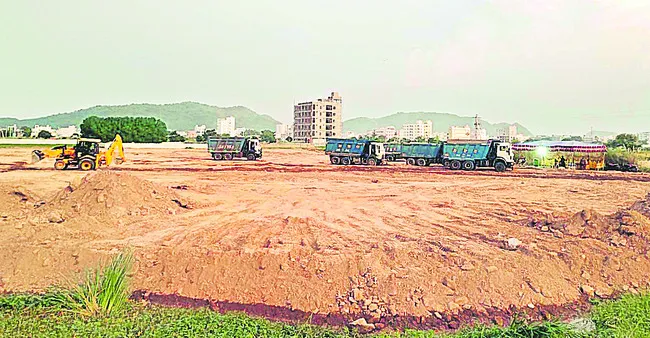 ఉత్సవాల ముసుగు